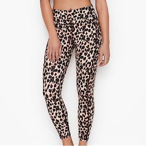 VICTORIA’S SECRET Leopard Cheetah Leggings with Pockets
